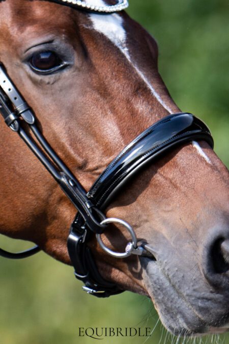 Equibridle hoge neusriem Tango - zwart lak